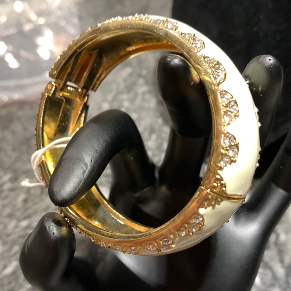 Stella & Dot Bracelet with side opening - Picture 3 of 5